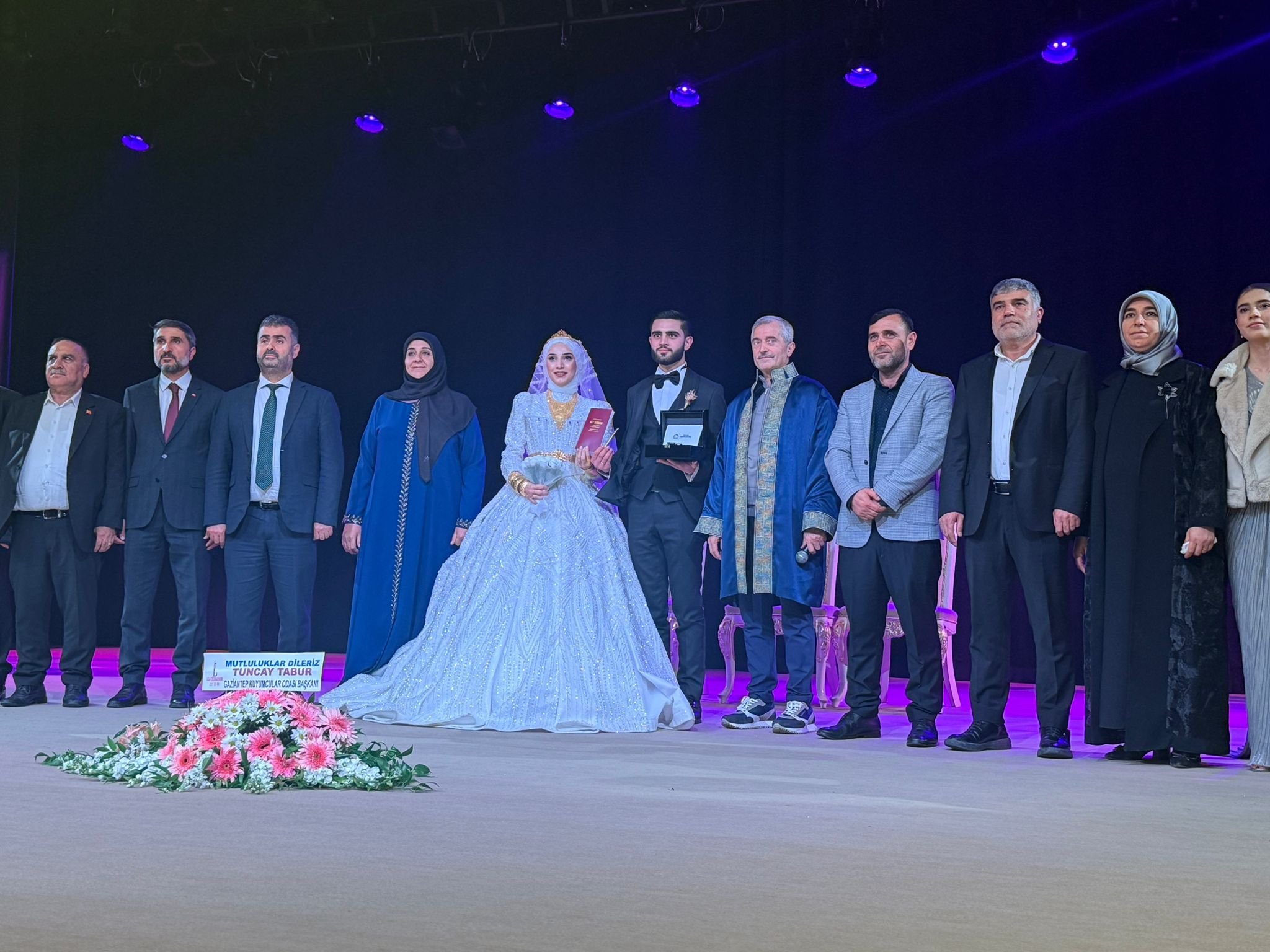 Kuyumcu esnafımız Osman Yalçın'ın oğlu Ahmet'in nikah merasimi.